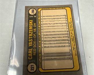 Lot 0595: 1981 Fleer #221 Carl Yastrzemski Baseball Card (photo 2)
