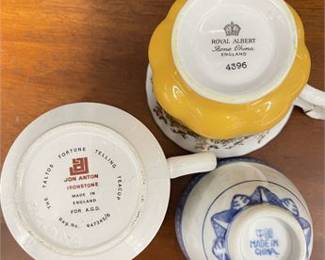 Lot 10022: Royal Albert, Jon Anton & Chinese Teacups, Set of 3 (photo 5)