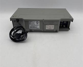 Lot 0464: Magnavox MVR650MG/17 Four-Head Hi-Fi VHS VCR (photo 2)