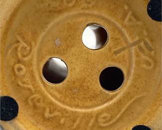 Lot 559: Roseville Pottery Clematis Flower Frog, Shape 50-4 (photo 4)