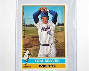Lot 0758: 1976 Topps #600 Tom Seaver Baseball Card — current bid $5