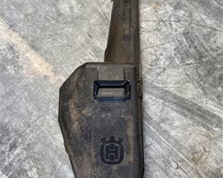 Lot 0538: Husqvarna Model 51 Gas Chainsaw with Carrying Case (photo 5)