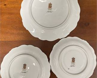 Lot 10019: Schumann Heirloom Blue Porcelain Plates, Set of Three (photo 5)