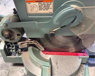 Lot 0541: Hitachi C10FC2 10-Inch Compound Miter Saw (photo 2)