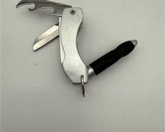 Lot 0420: Folding Keychain Multi-Tool with Blade and LED Light (photo 5)