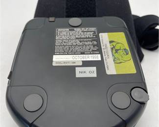 Lot 839: Aiwa XP-SP800 Cross Trainer Portable CD Player, 1998 (photo 2)