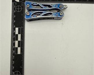 Lot 0417: Unmarked Folding Multi-Tool, Blue Anodized Handles (photo 7)