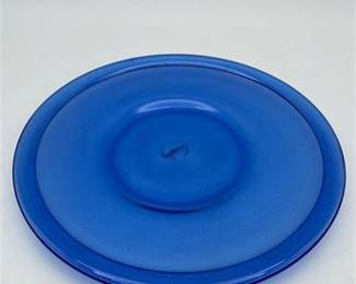 Lot 0019: Hand-Blown Cobalt Blue Glass Charger, 12" (photo 4)