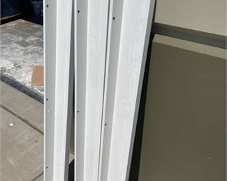 Lot 841: IKEA Mosslanda 115 cm White Picture Ledges, Set of 3 (photo 2)