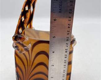 Lot 849: Hand-Blown Art Glass Purse Vase, Pulled-Feather Amber (photo 4)