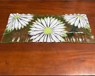 Lot 788: Fused Studio Glass Tray, Daisy & Dragonfly Motif (photo 2)