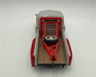Lot 0339: On Mark Int'l 1949 Ford F1 Die-Cast Chevron Tow Truck (photo 5)