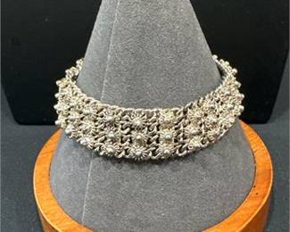 Lot 652: Wide Silver-Tone Floral Filigree Link Bracelet (photo 3)