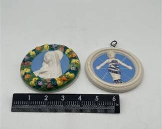 Lot 011: Pair of Italian Glazed Earthenware Wall Plaques (photo 2)
