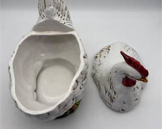 Lot 0215: Italian Glazed Earthenware Hen-on-Nest Covered Tureen (photo 6)