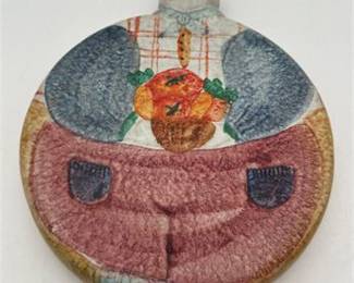 Lot 479: "The Cellar" Italian Majolica Grocer Figural Wall Plaque (photo 6)