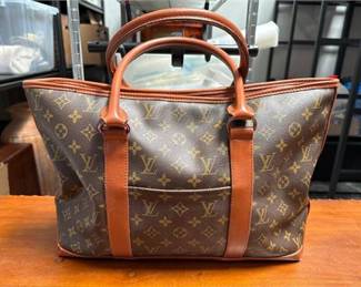 Lot 762: Louis Vuitton Monogram Sac Weekend PM Tote (photo 9)
