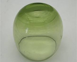 Lot 490: Set of Four Green Glass Roly-Poly Tumblers (photo 3)