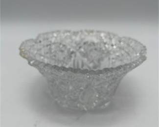 Lot 0024: Cut Glass Bowl, Hobstars & Sawtooth Rim, Unmarked (photo 4)