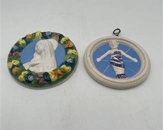 Lot 011: Pair of Italian Glazed Earthenware Wall Plaques (photo 4)