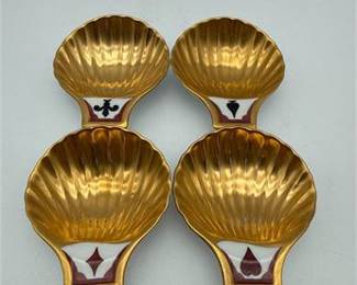 Lot 0952: Portuguese Porcelain Bridge Suit Shell Dishes, Set of 4 (photo 6)