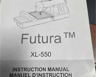 Lot 963: Singer Futura XL-550 Computerized Sewing Machine (photo 5)