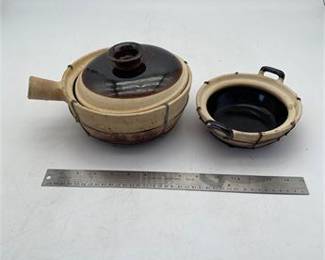 Lot 843: Pair of Chinese Shaguo Sand Clay Cooking Pots (photo 4)