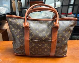 Lot 762: Louis Vuitton Monogram Sac Weekend PM Tote (photo 10)