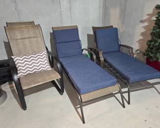 Outdoor lounge chairs