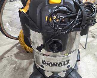 DeWalt shop-vac