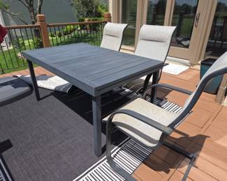 Patio table, 6 chairs
