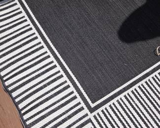 Outdoor rug