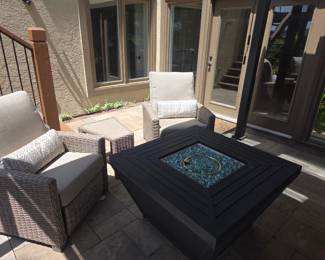 Barcalounger chairs & side table set