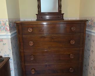 Walnut chest of drawers