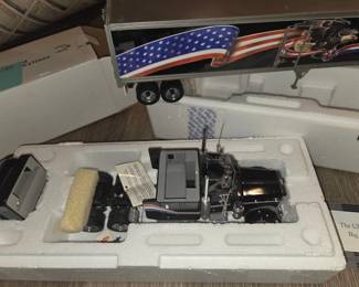Frankling Mint PeterBilt 370 Cab & trailer