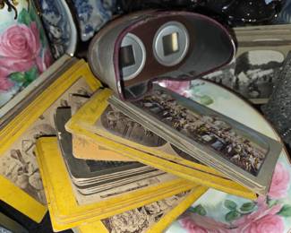 Vintage Tin Lithograph Stereoscope & pics