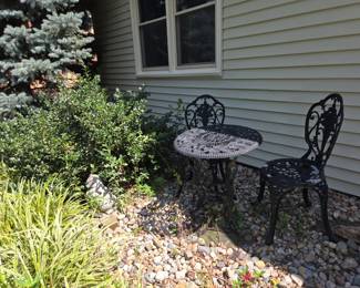 Vintage petite iron table & chairs