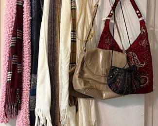 Scarves Neck, Purses