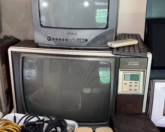 Vintage gaming TVs, Electric Guitar Cables