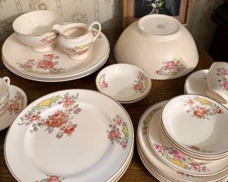 Universal Pottery China Rambler Rose