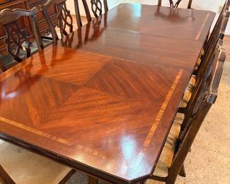 Lane Dining Table with two leaves and table protectors
