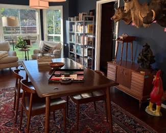 Table West Elm, Rug Vintage Kaskas