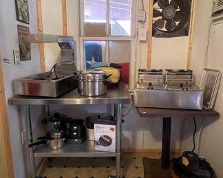 STAINLESS STEEL ROLLING TABLE