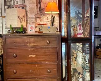DRESSER, LIGHT UP CURIO CABINET