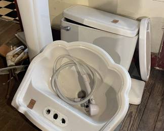 PEDESTAL SINK