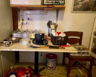 MICROWAVE, TOASTER OVEN, KITCHENWARES
