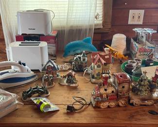 CHRISTMAS TRAIN, KITCHEN ELECTRONICS