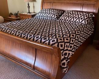 King Sleigh Bed