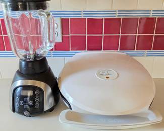 Lot #182 - GE Digital Control Glass Jar Blender & George Foreman Electric Grill
