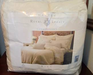 Lot #11 - New Martex Royal Legacy King Size Comforter Set Elegant Quilted Design
